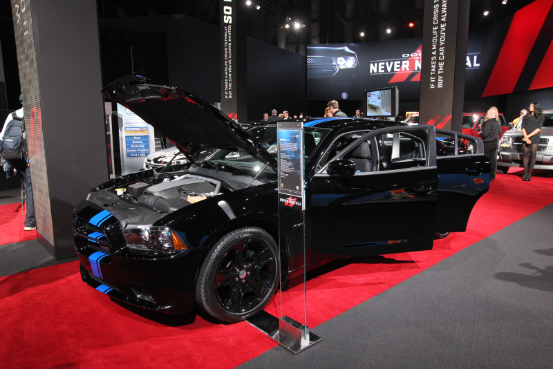 Illustration for article titled 2011 Dodge Charger Mopar Special Edition is all black-and-blue
